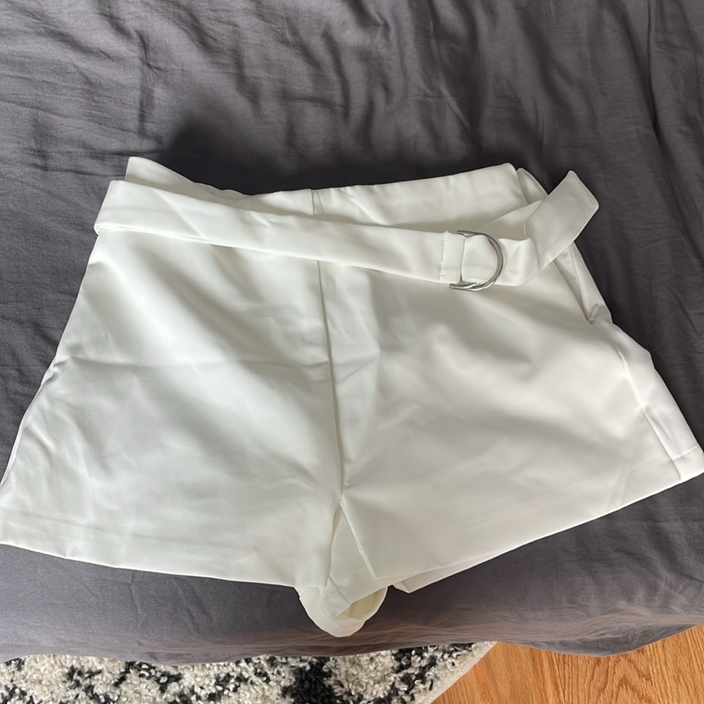 White skort medium never worn!